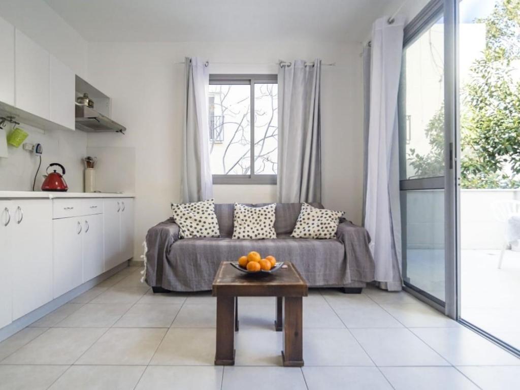 Quiet 2 With Large Terrace Apartment